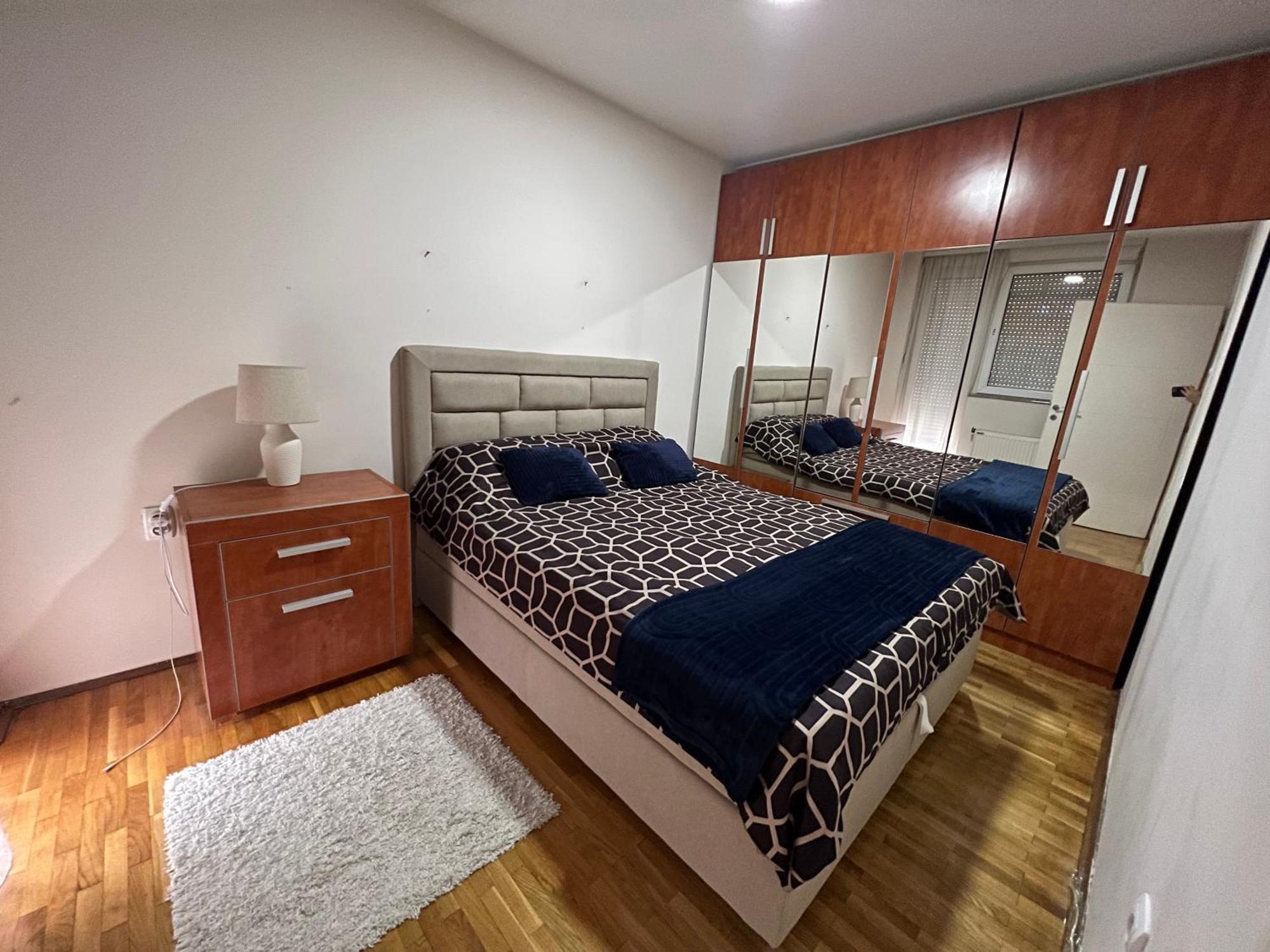 Sad Apartman Ni Exteriér fotografie