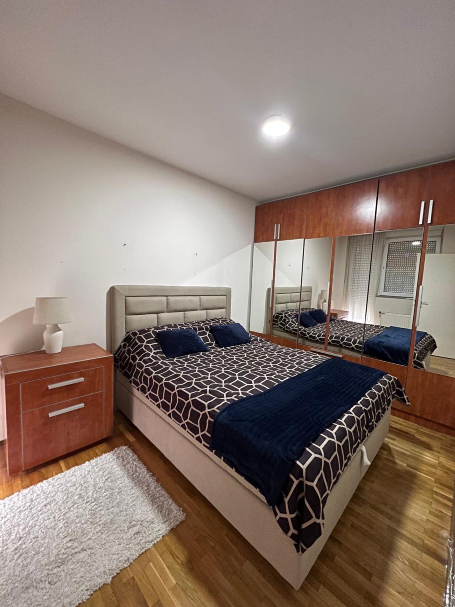 Sad Apartman Ni Exteriér fotografie